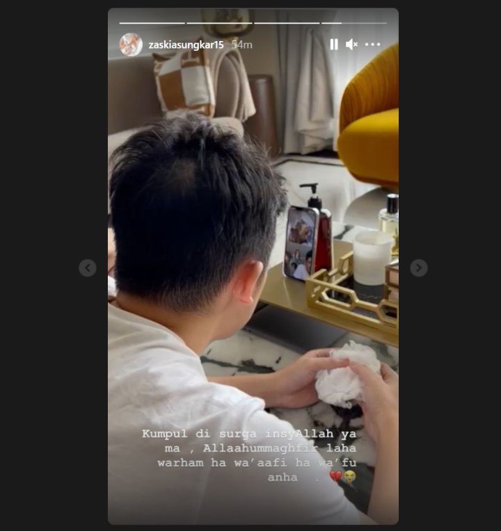 Arie Untung dan Zaskia Sungkar Kabarkan Ibunda Irwansyah Meninggal Dunia Akibat Terpapar COVID-19