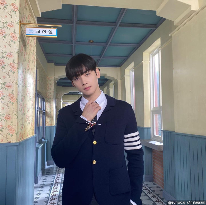 Cha eunwoo jadi siswa di 'true beauty'