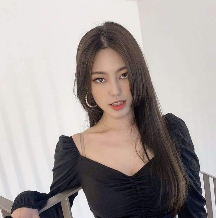 Visual dan Bodi Sempurna Dancer Red Velvet Tuai Sorotan, Secantik Apa?