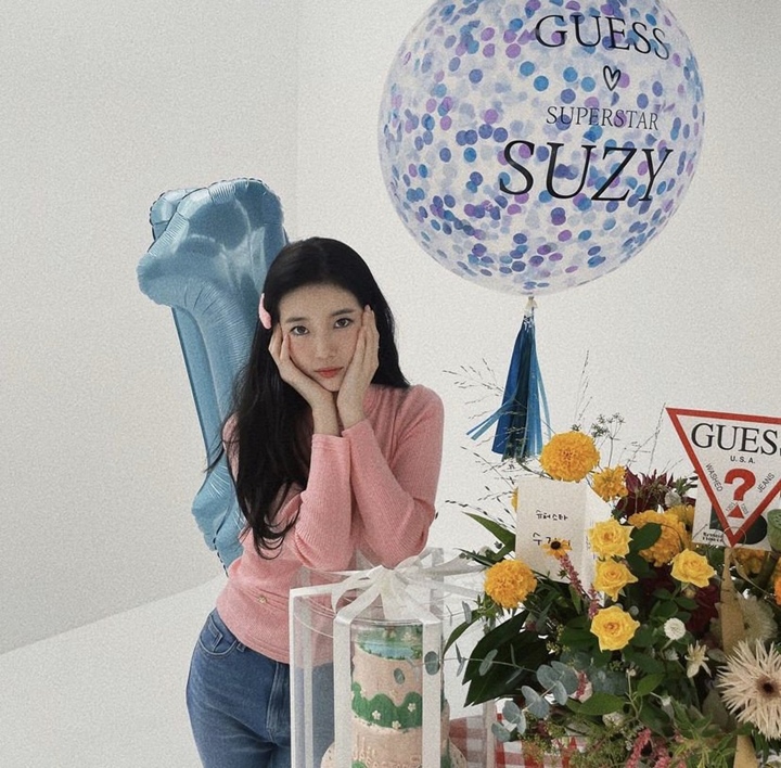Visual Suzy di Foto Baru Dibilang Mirip Joy Red Velvet, Setuju?