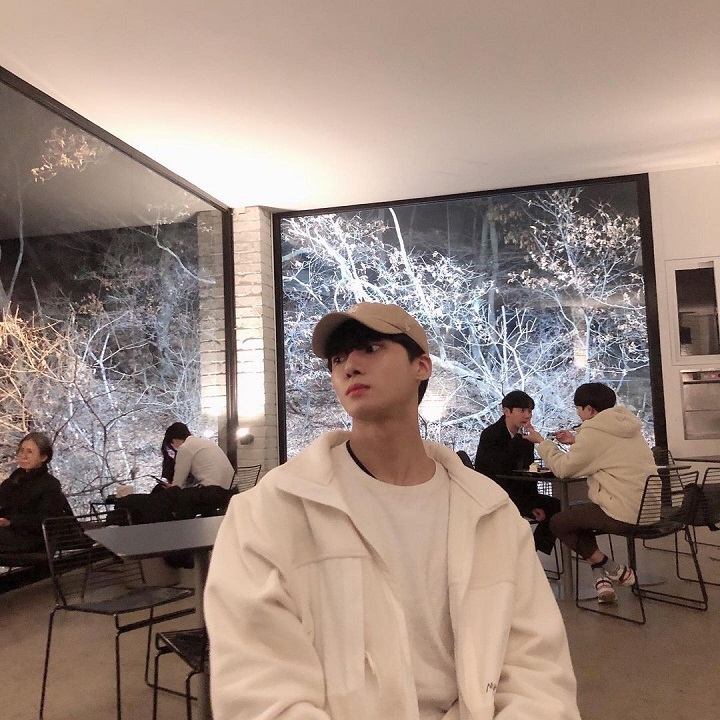 Pancarkan Aura <i>Boyfriend Material</i>