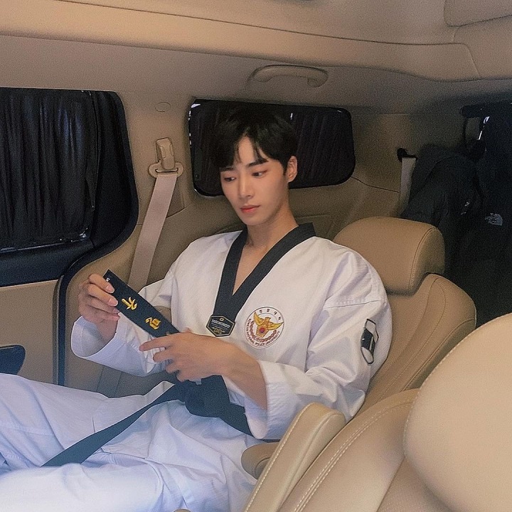 Tampil Gagah Dengan <i>Outfit</i> Taekwondo