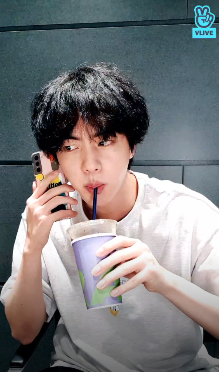 Jin BTS Telepon Bang Si Hyuk Malam-Malam, Santuy Banget Seperti Bukan Bos Sendiri