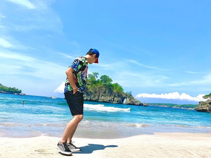 OOTD Saat Liburan Ke Pantai