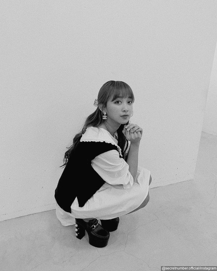 Pose imut dita yang bikin gemas