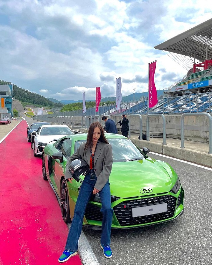 Potret kece di atas audi