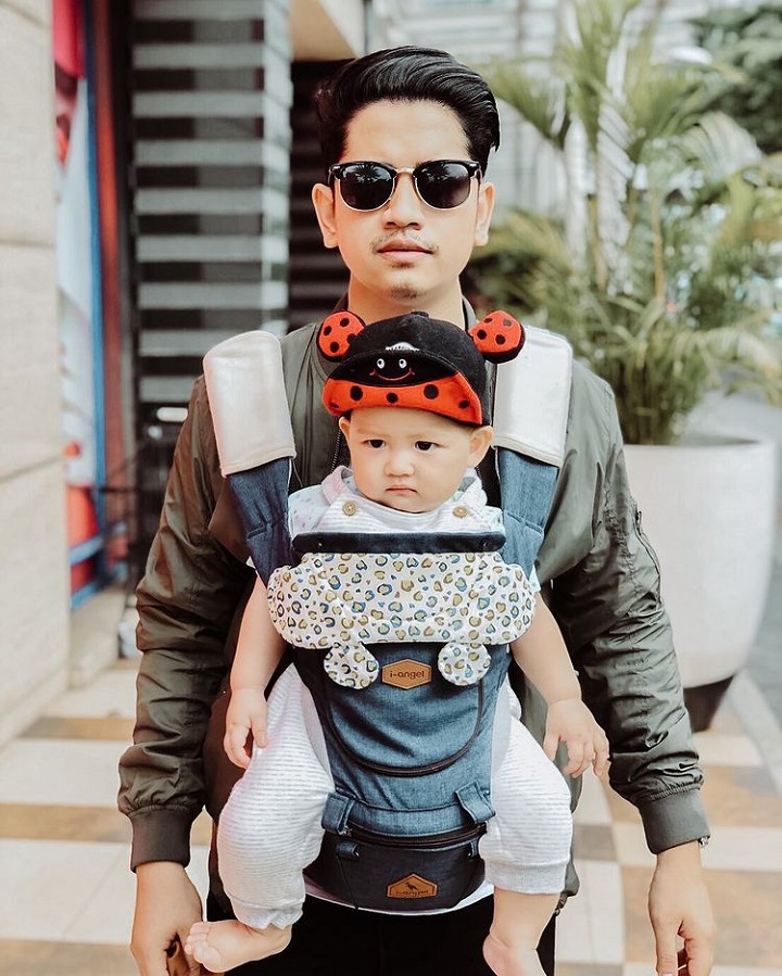 Kacamata selalu <i>on point </i>