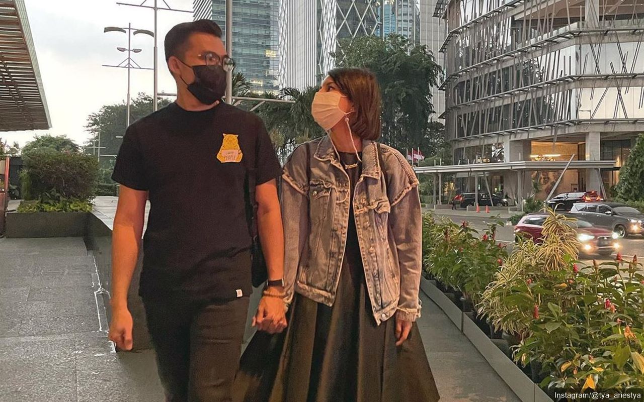 Bertepatan HUT RI, Simak Ungkapan Haru Tya Ariestya Soal 7 Tahun Pernikahan dengan Suami