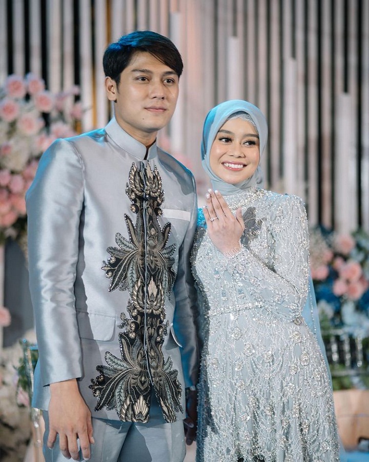 Bertunangan dan kian serius