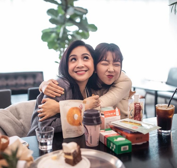 Kolab bareng artis 
