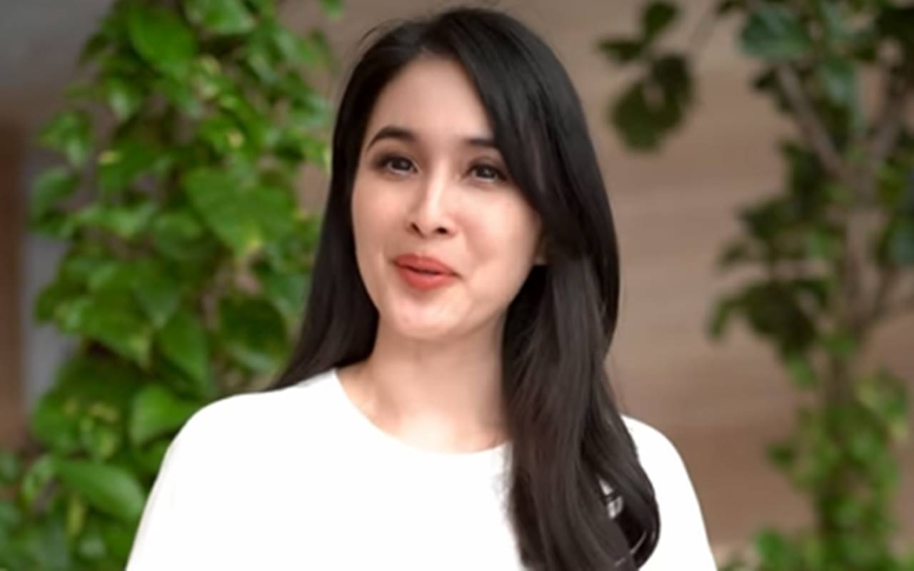 Sandra Dewi Curhat Lakukan Apa Saja Saat Pandemi Agar Tetap Happy, Ukuran TV Bikin Salfok