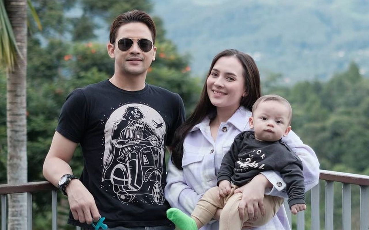 Potret Keluarga Lucky Perdana dan Lidi Brugman Bikin Netizen Sedih