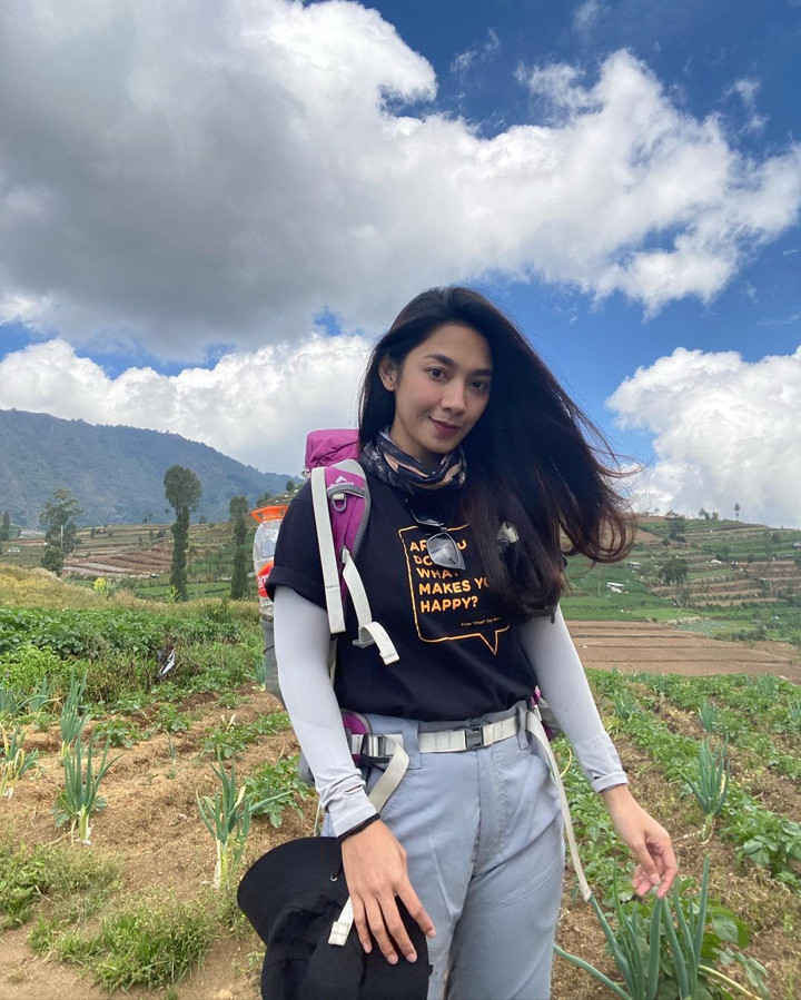 Cantiknya saat <i>Hiking</i> 