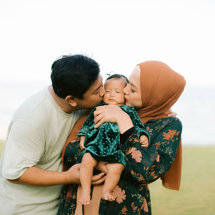 Kompak Cium Kaluna