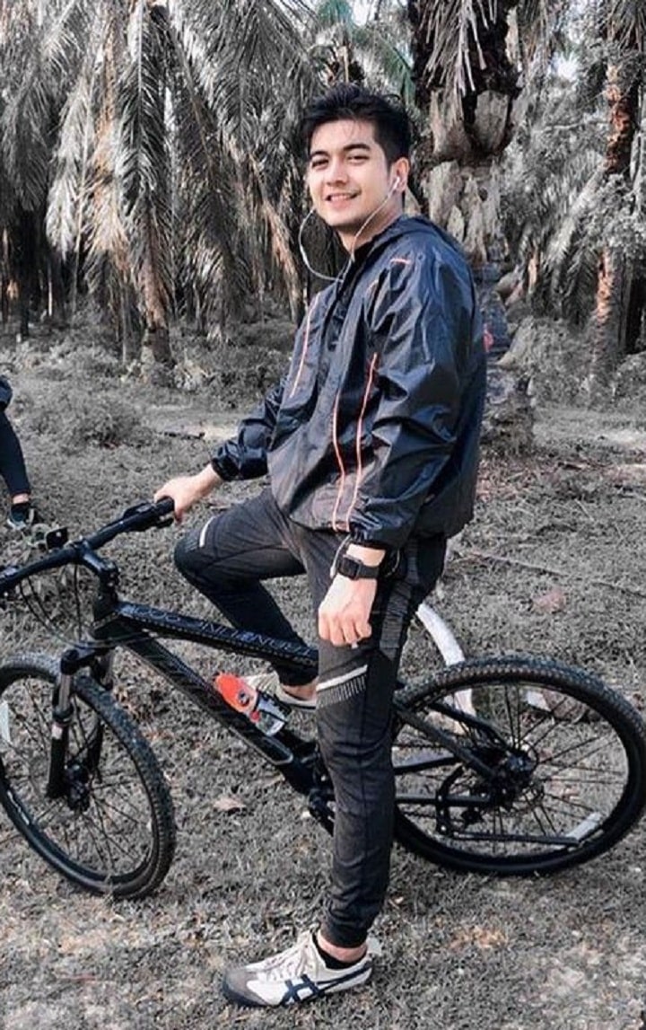 Kece saat naik sepeda nih