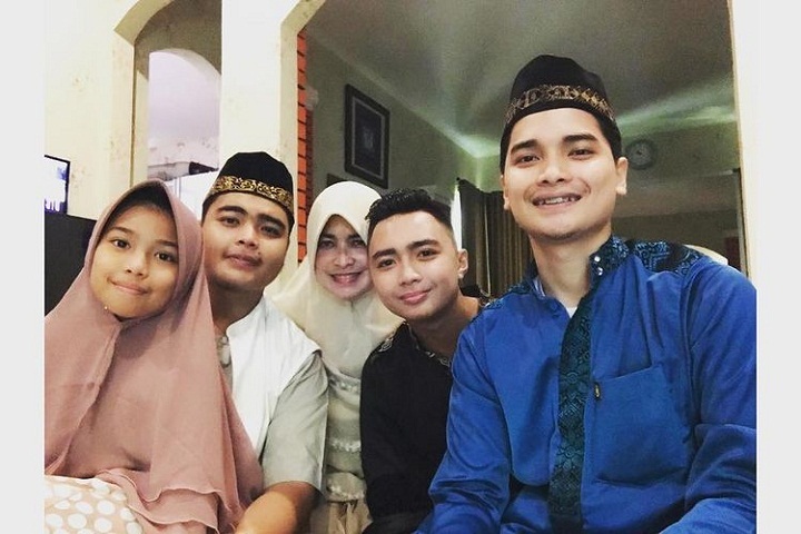 Potret manis di momen ulang tahun alvin Faiz