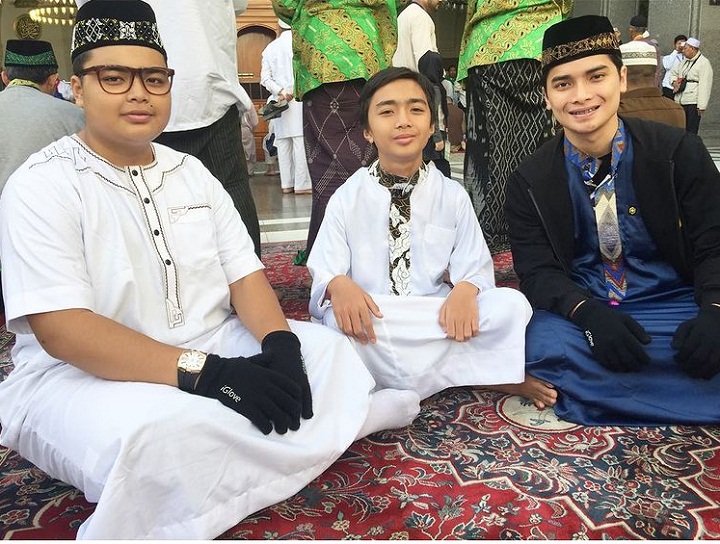 Potret alvin Faiz, Ameer,  dan Azka saat lagi lucu-lucunya 