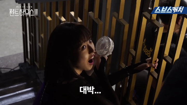 Han Ji Hyun Tunjukkan Perilaku Tak Terduga Saat Syuting Adegan Panik \'Penthouse 3\'