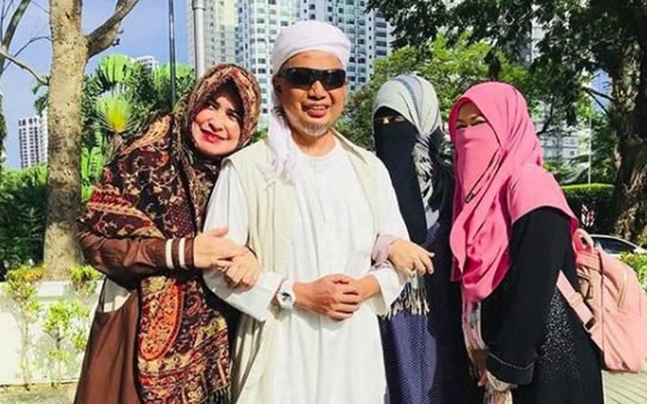 Ustaz Arifin Ilham dan Para Istri