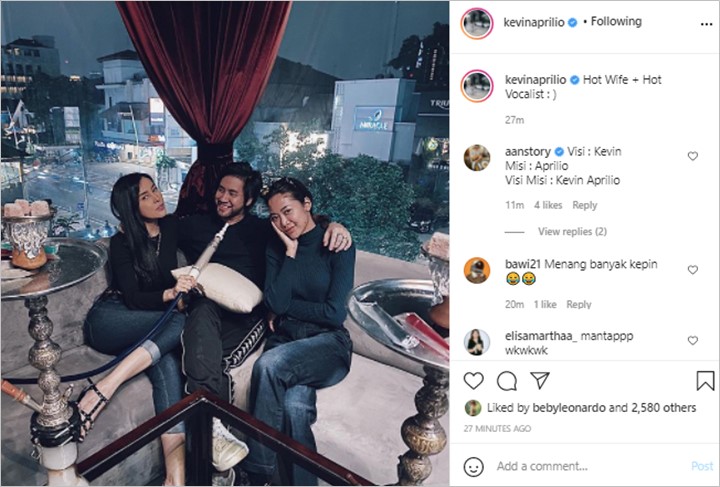 Kevin Aprilio Bersama Vicy Melanie dan Widy Vierratale