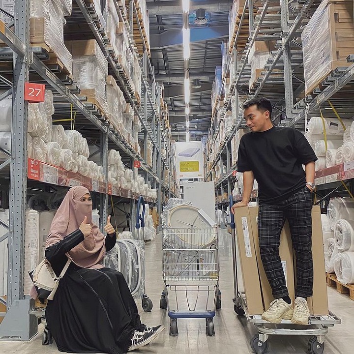 <i>Hunting furniture</i> bareng