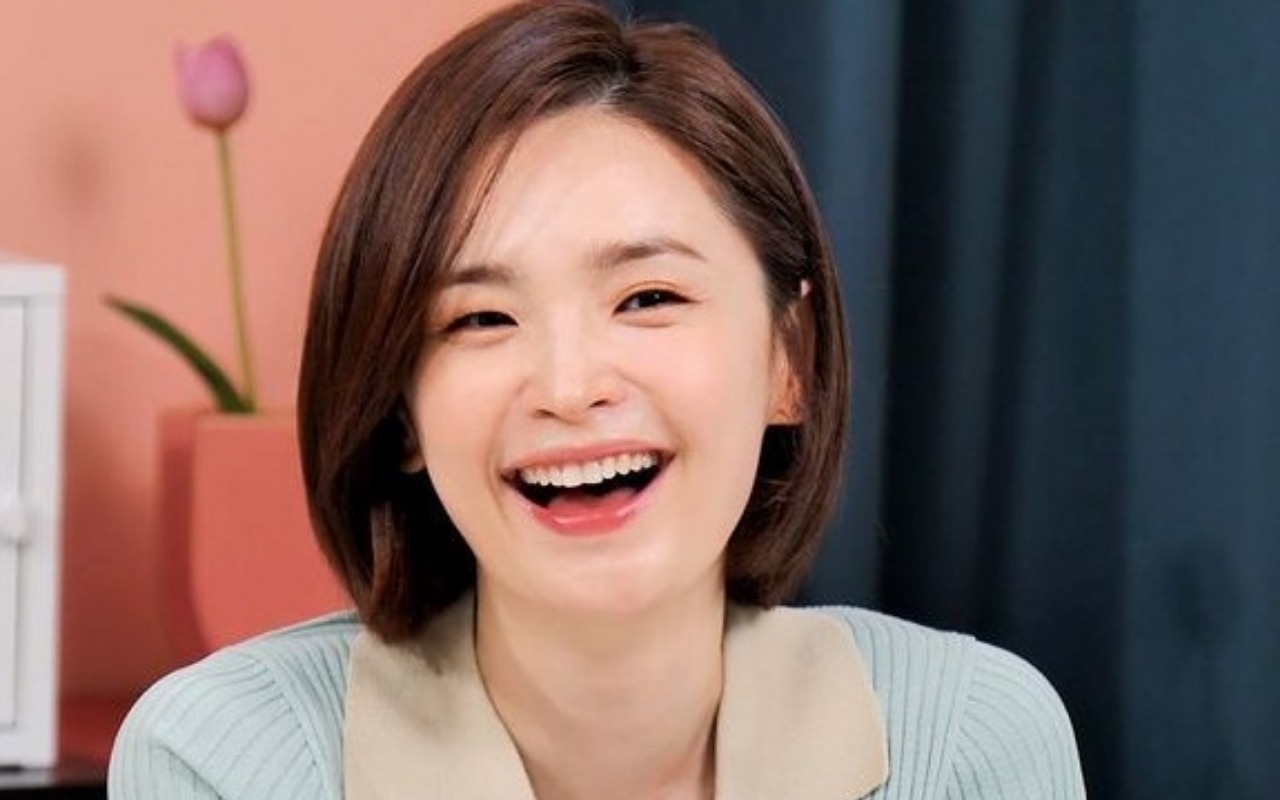 Sukses Bintangi 'Hospital Playlist', Intip Sederet Momen Jeon Mi Do Tampil Menggemaskan