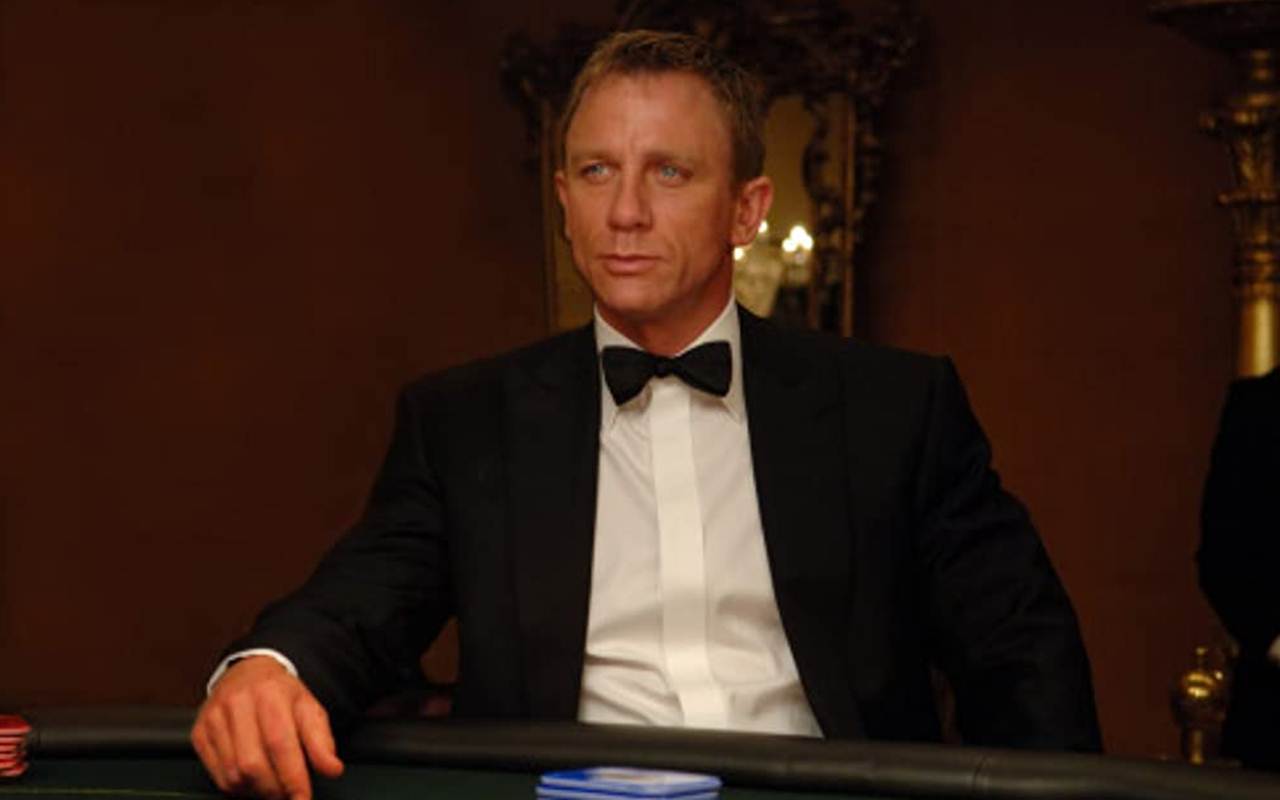 Tangis Daniel Craig Pecah Saat Beri Salam Perpisahan dengan Kru James Bond