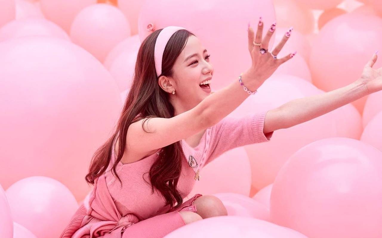 Idola K-Pop Rata-Rata Punya Senyum Menawan, Ternyata Begini Cara Jitu Merawat Gigi Para Selebriti
