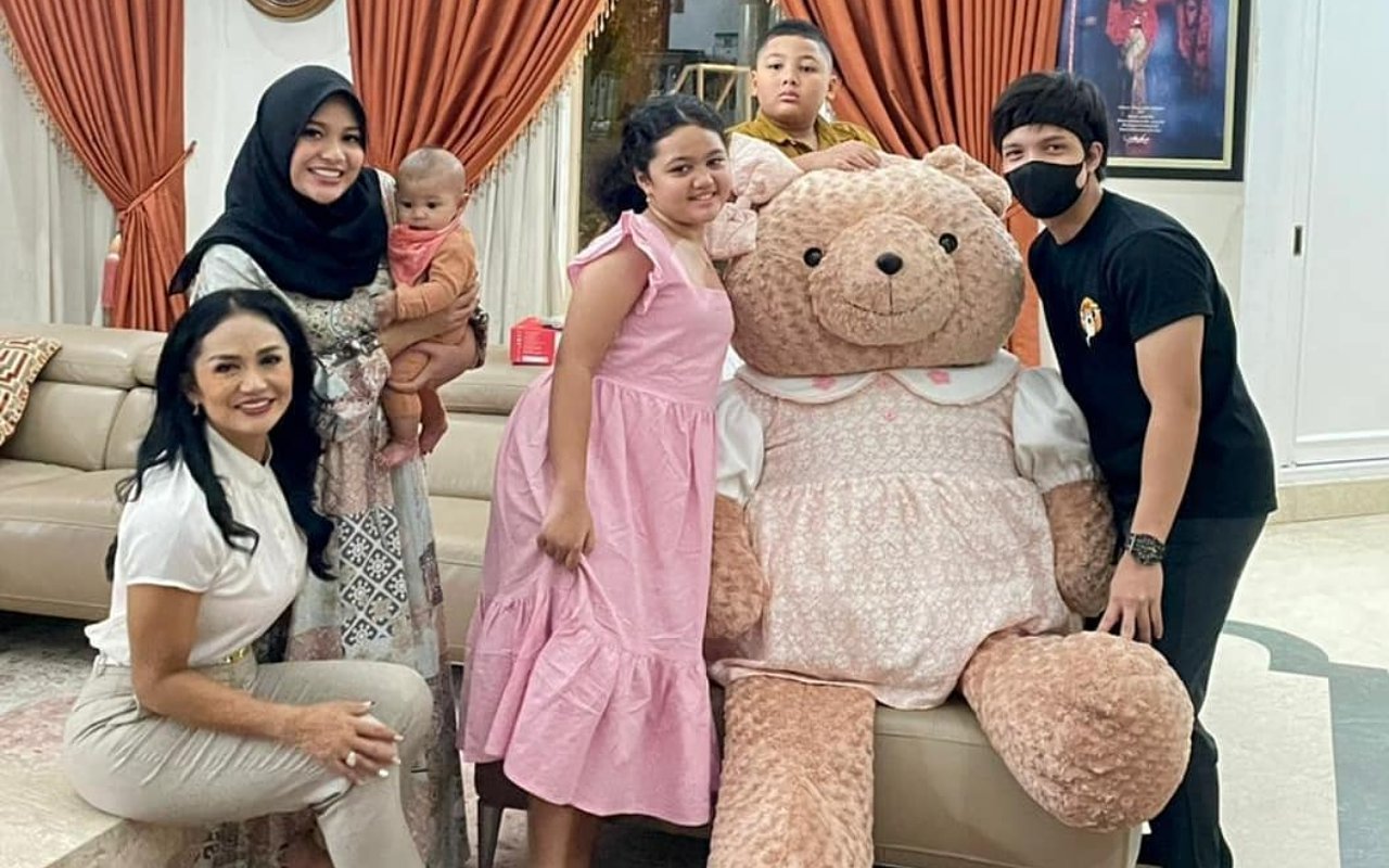 Pesan Raul Lemos Lihat Anak-anaknya Hadir di Acara 4 Bulanan Aurel Hermansyah