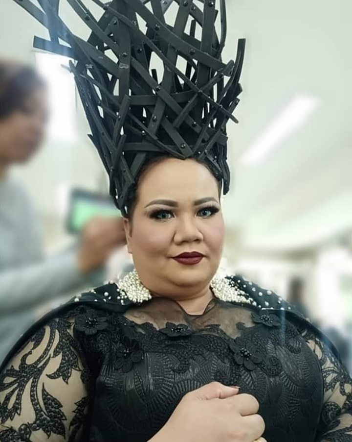 Tampil dengan dandanan unik