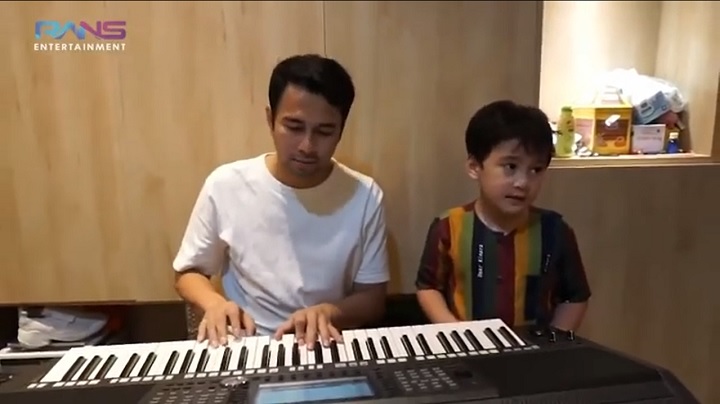 Bisa main alat musik