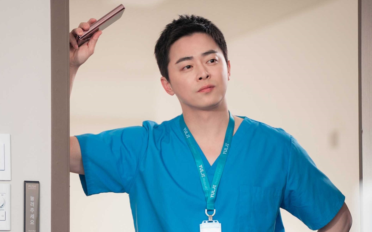 Parodikan 'Hospital Playlist', Akting Totalitas Jo Jung Suk di 'SNL Korea' Buat Netizen Ngakak