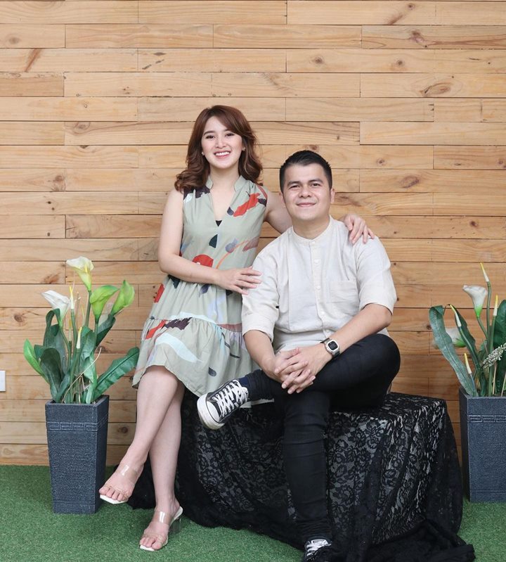 Potret mesra bareng suami