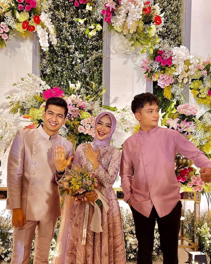Hadir Di Acara Lamaran Sahabat