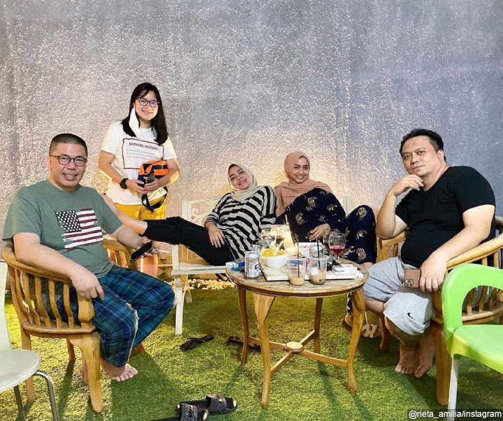 Habiskan malam minggu dengan ngobrol santai