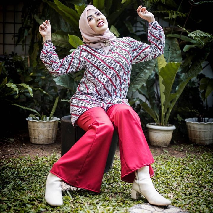 Sulap <i>outfit</i> batik jadi OOTD keren