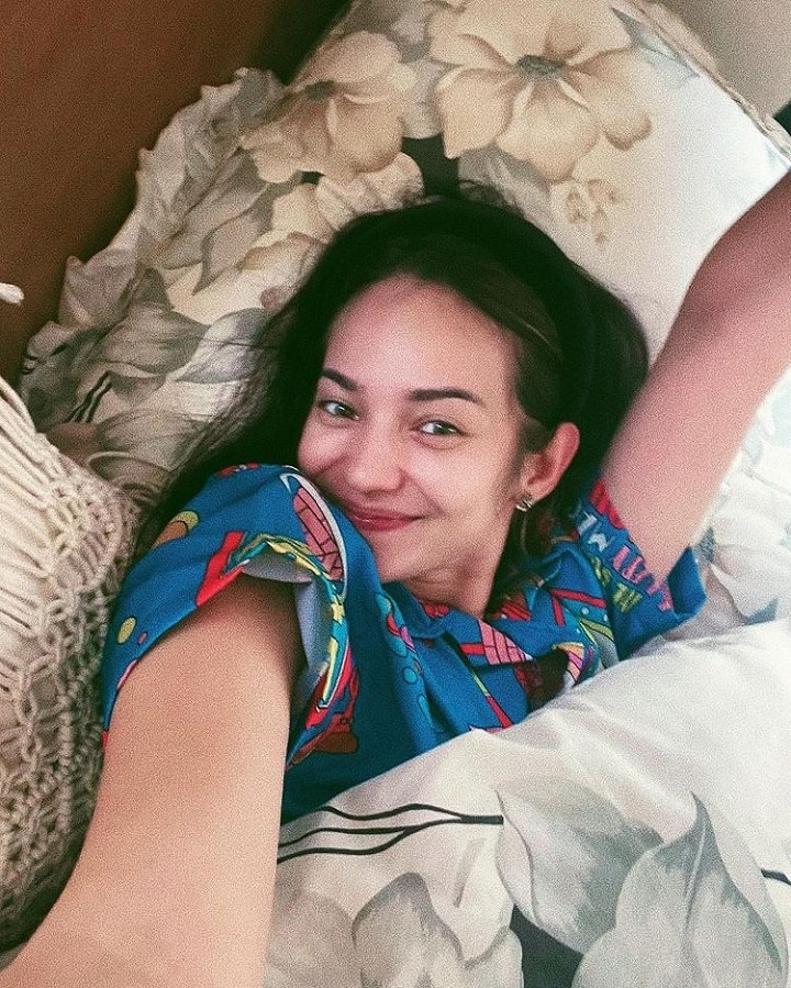 <i>Bare face</i> tetap cantik