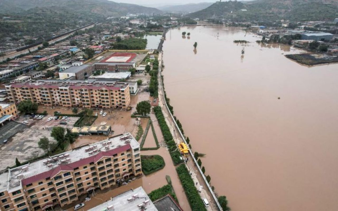 Dampak Banjir Tiongkok: Puluhan Orang Tewas, Kerugian Capai Rp 11 Triliun