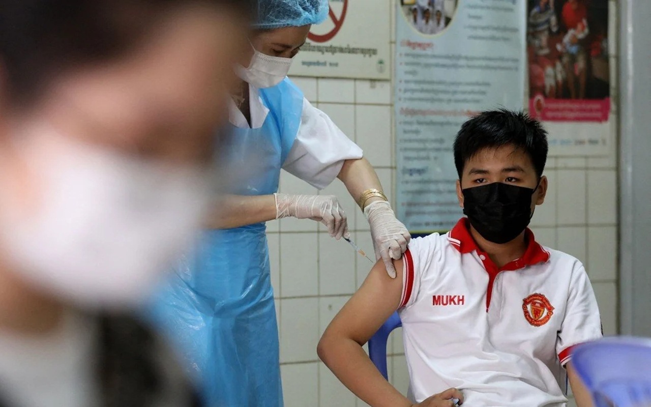 Pria Di Thailand Diduga Meninggal Akibat Vaksinasi COVID-19 Berbeda, Dinkes Lakukan Investigasi