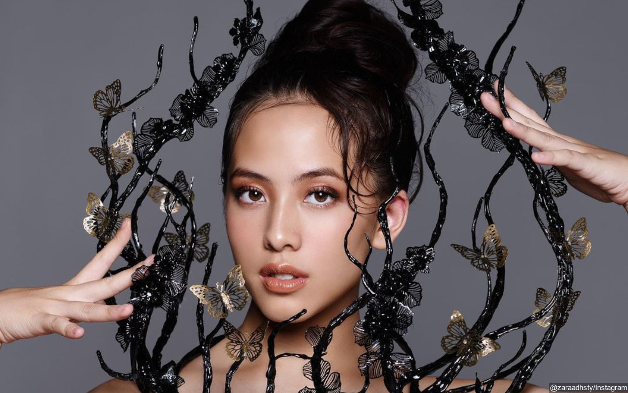 Adhisty Zara Tampil Cantik Berkebaya, Tato di Punggung Bikin Salfok