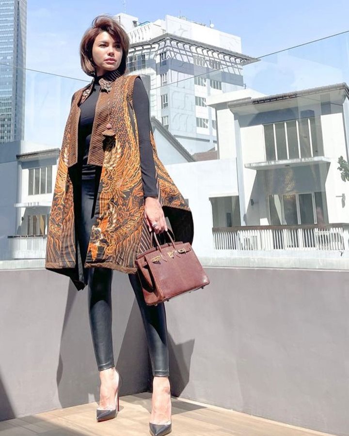 Tampil Anggun dengan Batik 