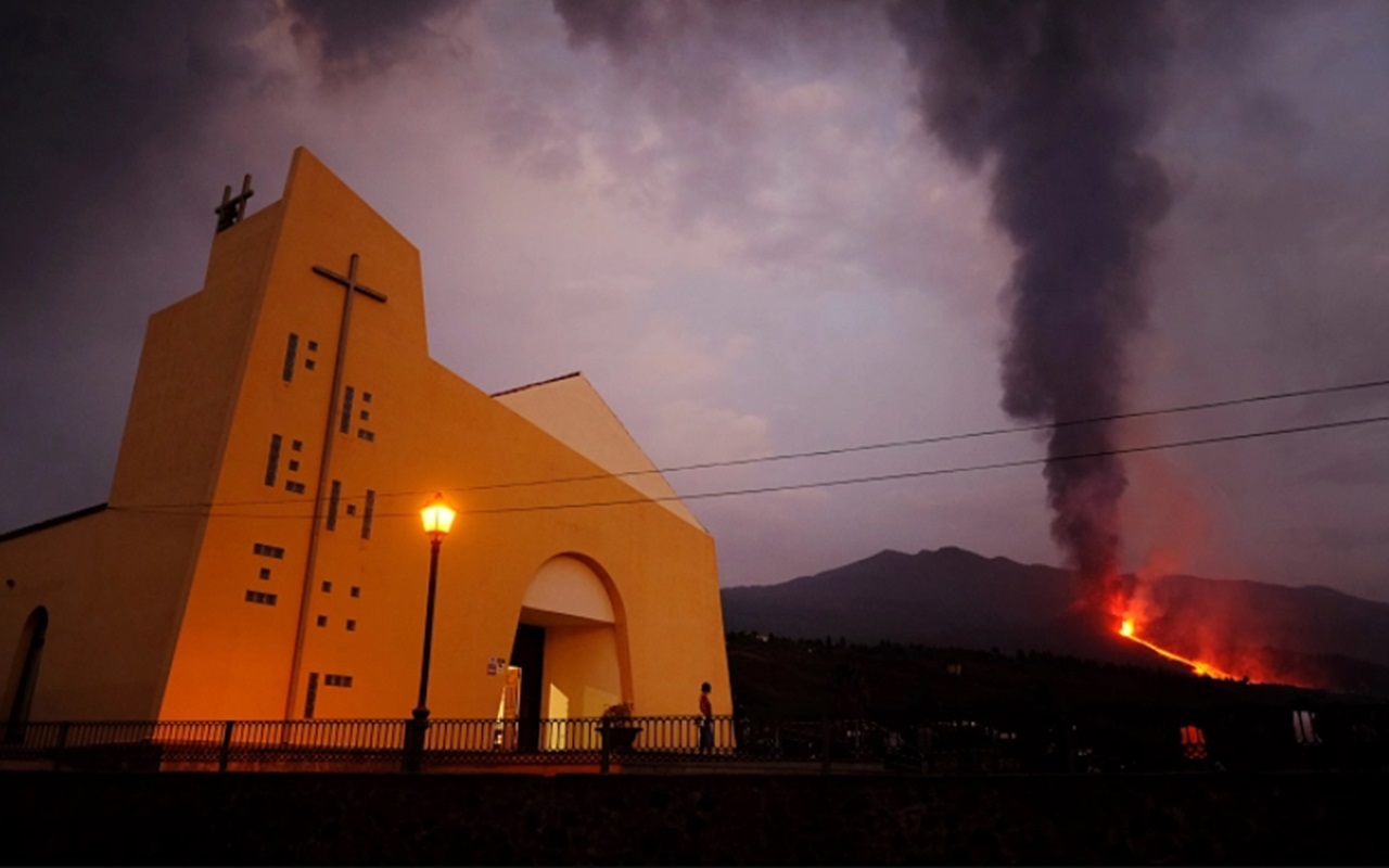 Hampir Sebulan, Erupsi Gunung Berapi di Pulau La Palma Tak Menunjukkan Tanda-Tanda Akan Berakhir