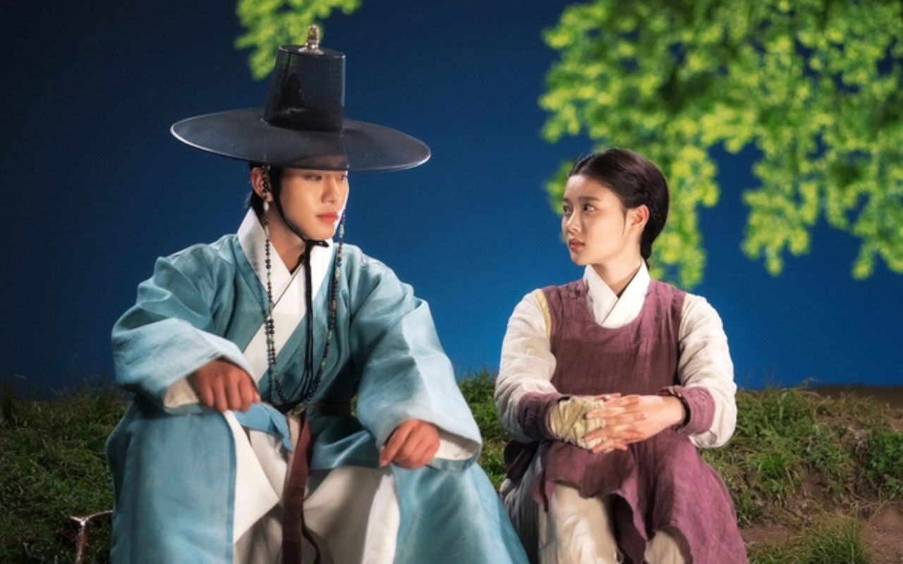 Ahn Hyo Seop dan Kim Yoo Jung Cs Tunjukkan Sikap Tak Terduga Saat Syuting Adegan Serius 'Red Sky'