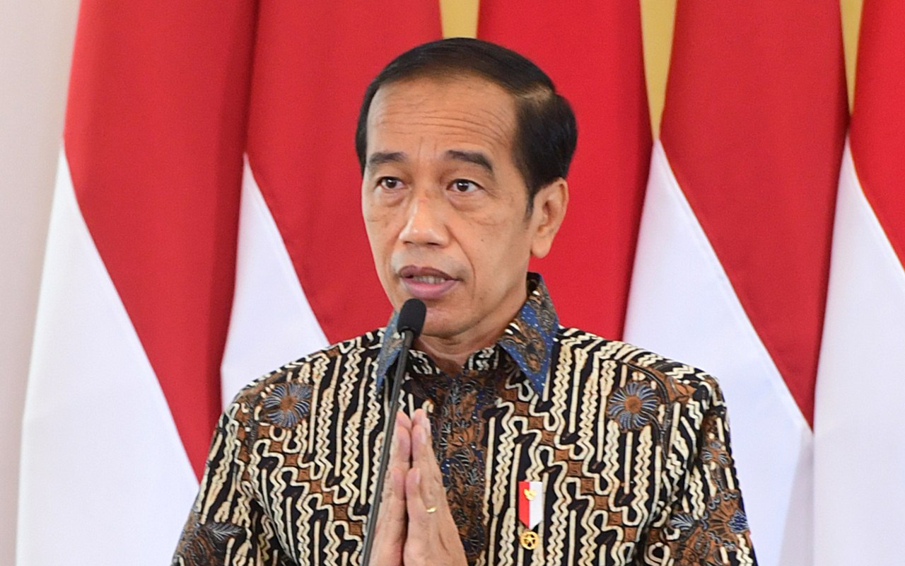 Jokowi 'Sentil' Menpora dan LADI Pasca Kisruh Bendera Merah Putih Tak Berkibar di Piala Thomas