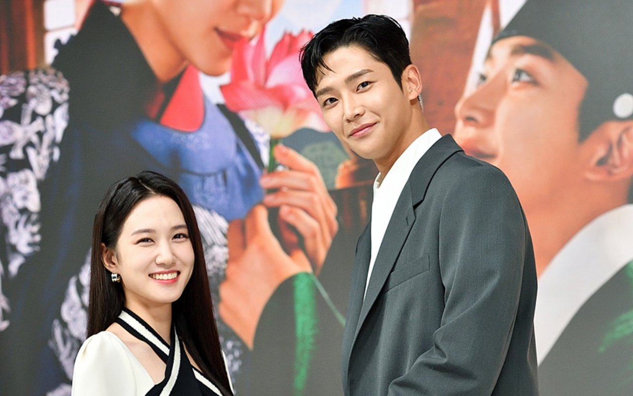 Saling Puji, Park Eun Bin Lega Saat Tahu Rowoon SF9 Bakal Jadi Pasangannya Di 'The King's Affection'