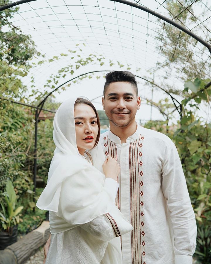 Pasangan penuh cinta dan saling support 