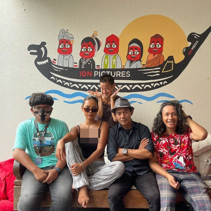 Potret bareng rekan
