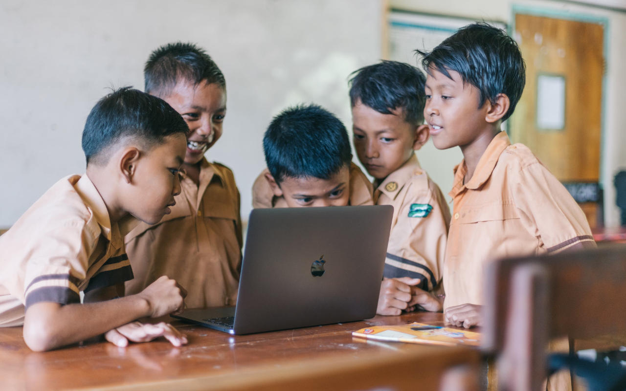 Ratusan Siswa Dan Guru Positif COVID-19, PTM Terbatas 22 Sekolah Di Bandung Dihentikan