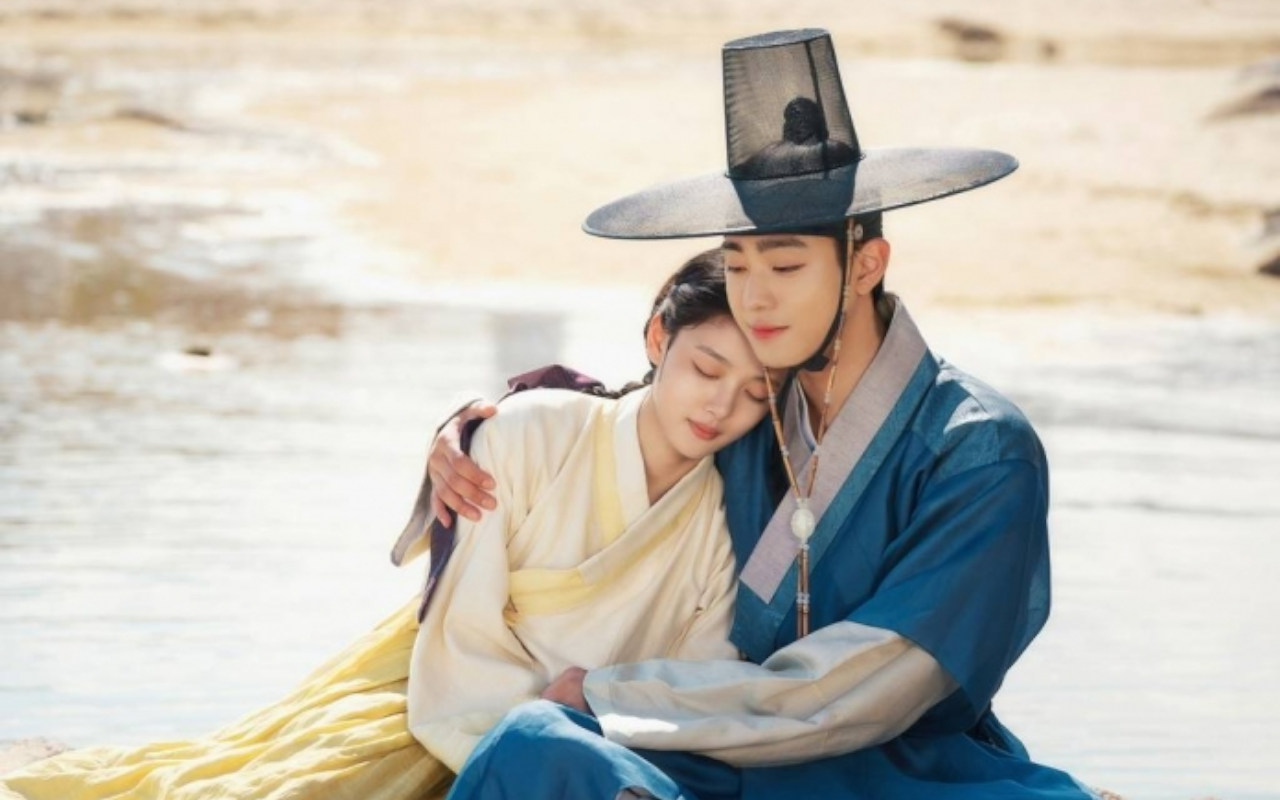Kim Yoo Jung dan Ahn Hyo Seop Berakhir Bahagia, Rating 'Red Sky' Pecahkan Rekor Tertinggi 