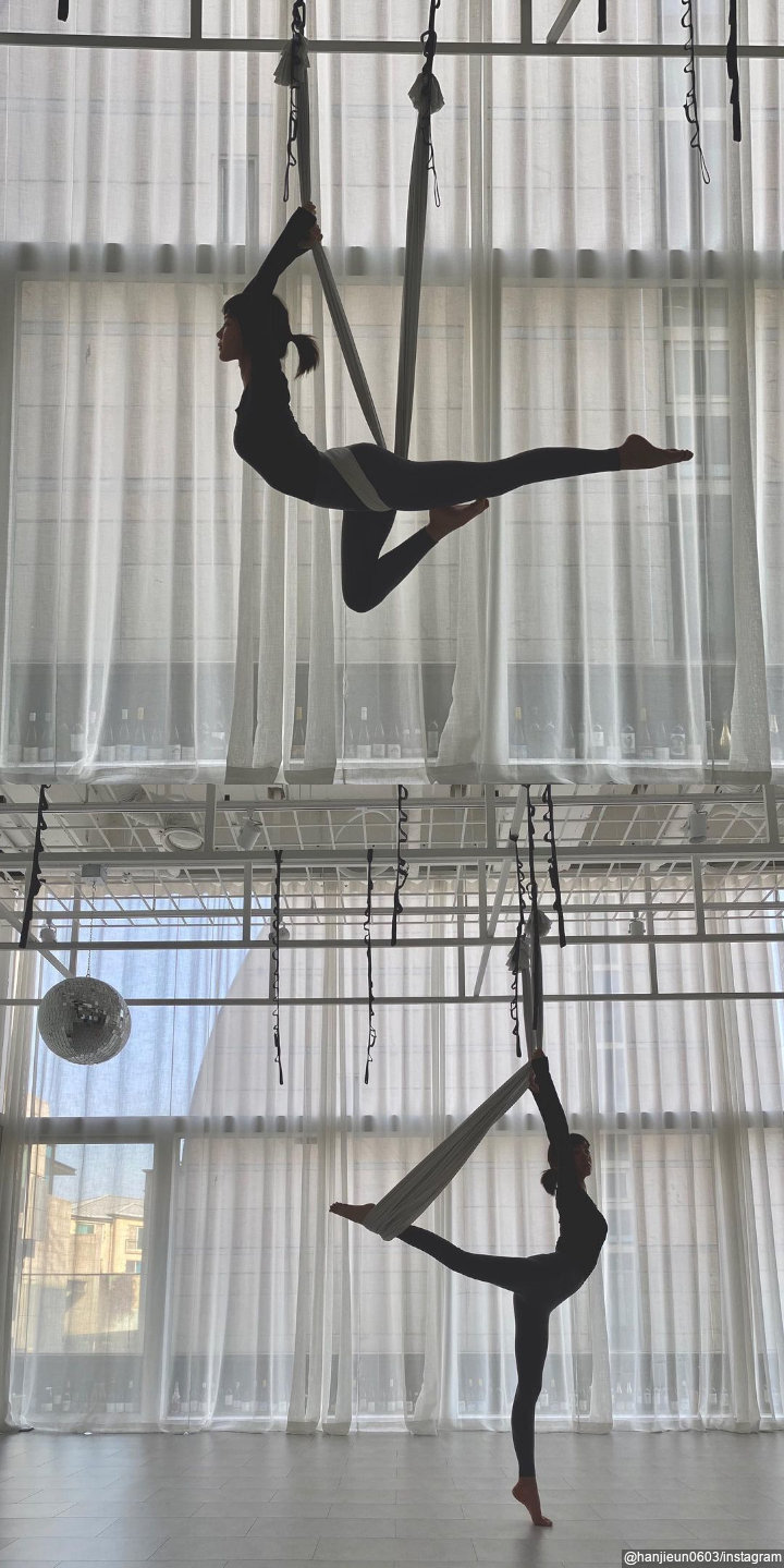 Gemar <i>flying yoga</i>